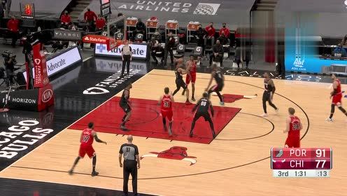 【NBA集锦】泰迪斯杨小手一抛送妙传 萨托兰斯基空切篮下一挑二强打2+1