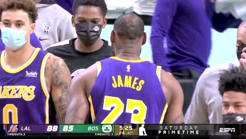 【NBA集锦】前人栽树后人乘凉 沃克机警救球反送詹姆斯三分命中