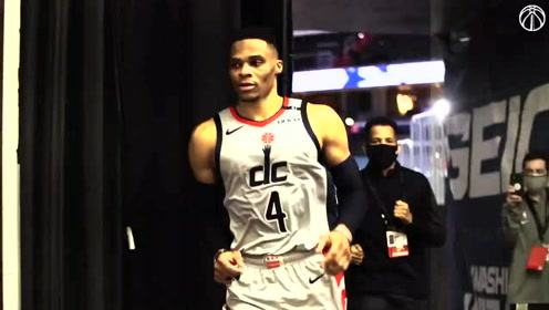 【NBA集锦】威少难掩激动小碎步离场 奇才更衣室气氛融洽