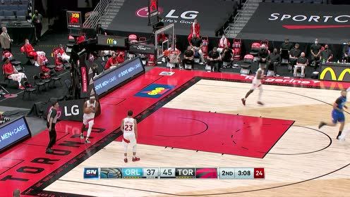 【NBA集锦】武切维奇抢断发快攻 富尼耶佯攻送妙传