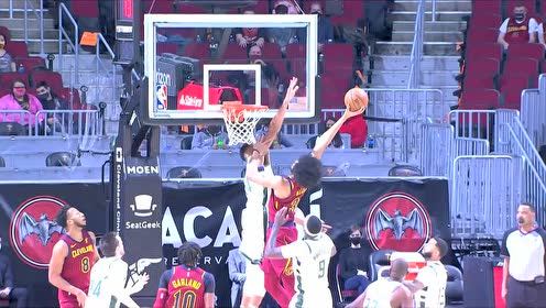 【NBA集錦】意外驚喜！阿倫連線加蘭直搗黃龍負角度上籃美如畫