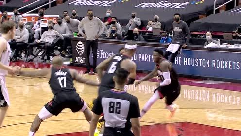 【NBA集錦】跟得上我又如何？沃爾強(qiáng)行突破兩人人縫中上籃得手