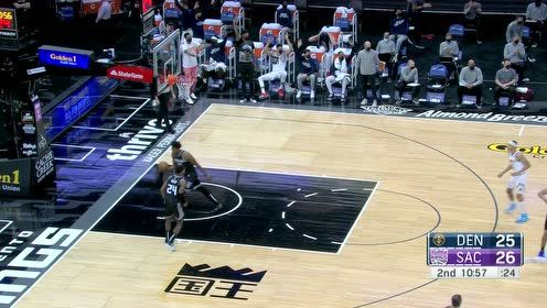 【NBA集錦】擋拆之后往外彈 格林弧頂接球三分命中
