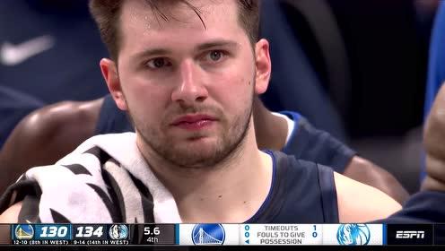 【NBA集锦】窒息对飙!库里最后一分钟连续神仙球难挡独行侠集体发力