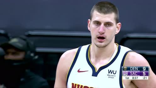 【NBA集錦】約基奇籃下不強攻 妙傳巴頓順下上籃得手