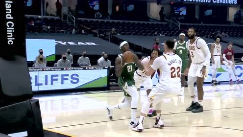 【NBA集錦】霍勒迪假突真?zhèn)饔稳杏杏?米德爾頓中距離穩(wěn)穩(wěn)命中