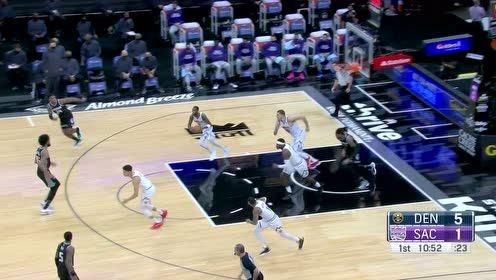 【NBA集錦】希爾德反擊直塞籃下 霍姆斯高高躍起空接放籃