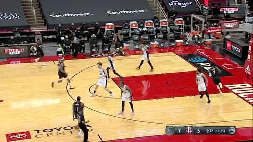 【NBA集錦】還是那個(gè)閃電一般的速度 沃爾超快第一步迎著三人上籃得手