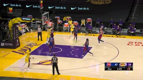 【NBA集锦】勒布朗胯下+背后太娴熟 坦克突进这真是防不住