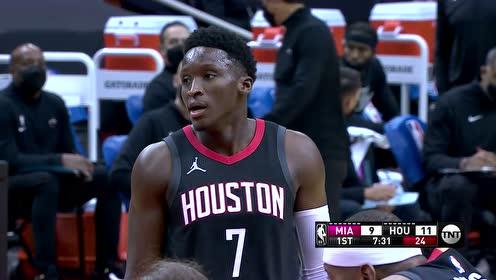 【NBA集錦】速度力量的結(jié)合 奧拉迪波平地起飛單臂擎天劈扣力拔山兮