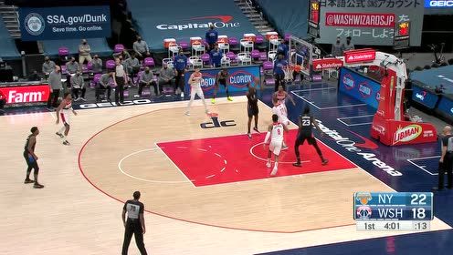 【NBA集錦】羅賓遜把奇才內(nèi)線當(dāng)自己家 連續(xù)暴扣真強(qiáng)橫