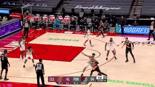 【NBA集錦】利拉德單人攪翻騎士內(nèi)線 考文頓吃個(gè)餅舒舒服服