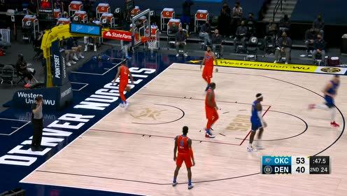 【NBA集锦】故技重施仍旧管用 约基奇小手一抖连续单手补篮