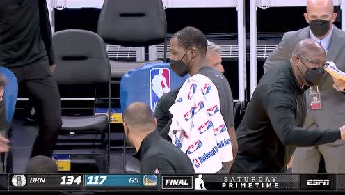 【NBA集錦】暖心之夜！杜蘭特賽后與勇士隊員擁抱寒暄