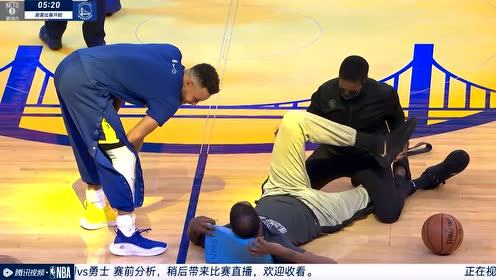 【NBA集錦】杜蘭特賽前場地中間拉伸 庫里化身陪聊伴隨左右！