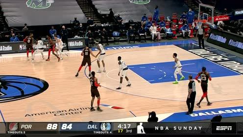 【NBA集錦】這就是球場(chǎng)指揮官 東契奇精確制導(dǎo)送妙傳