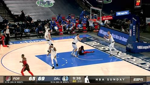 【NBA集錦】這就是絕對(duì)天賦 瓊斯逆天補(bǔ)扣大帽波神