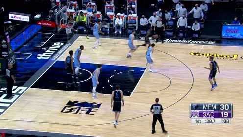 【NBA集錦】這波是正向致敬庫(kù)里 哈利伯頓機(jī)智斷球＋壓哨神仙三分 有內(nèi)味了