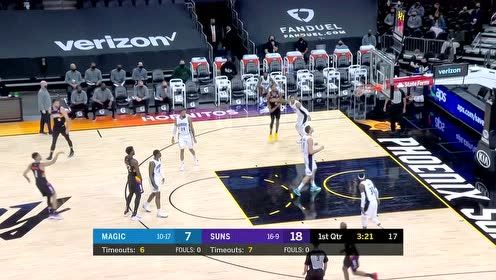 【NBA集錦】手感熱到發(fā)燙 布克首節(jié)狂砍17分