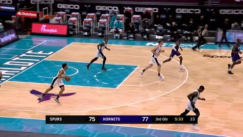【NBA集锦】突破过程中也在寻找队友 约翰逊分球沃克空切双手暴扣