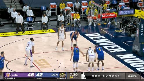 【NBA集锦】拦也拦不住!詹姆斯眼疾手快击地妙传浓眉飞身暴扣