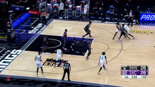 【NBA集锦】大哥不在我放开抡！欧文首节里突外投狂砍16分