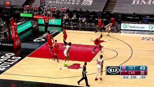 【NBA集錦】卡特強(qiáng)殺籃下上籃得手 史密斯急停三分還以顏色