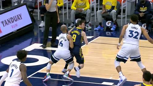 【NBA集锦】进攻行云流水 麦康奈尔篮下旋转跳跃反手上篮