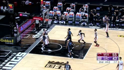 【NBA集錦】寶刀不老！伊戈達(dá)拉籃下單臂擎天劈扣得手