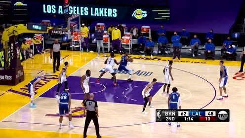 【NBA集錦】又一個(gè)招牌動(dòng)作！詹姆斯翻身金雞獨(dú)立射中2分