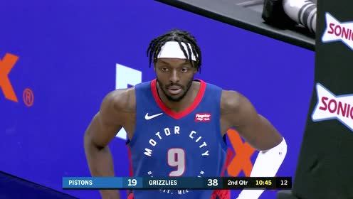 【NBA集锦】格兰特审时度势夹缝妙传 普拉姆利守株待兔干拔暴扣虐筐