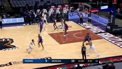 【NBA集锦】琼斯小手一抖击地妙传 蒂尔曼接球平地起飞上篮得手