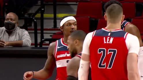 【NBA集錦】能力值沒有上限！比爾大步流星過掉防守打成2+1