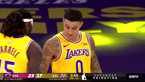 【NBA集锦】库兹马手指头出血 染在浓眉哥和奥利尼克身上