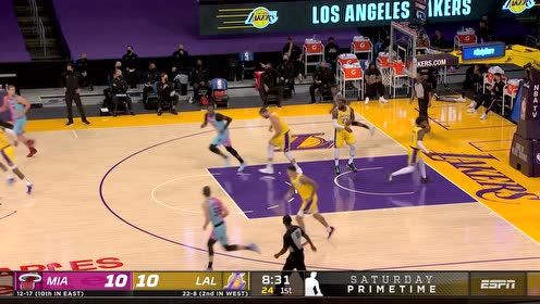 【NBA集锦】湖人内线被打爆 巴特勒突破打板无比轻松