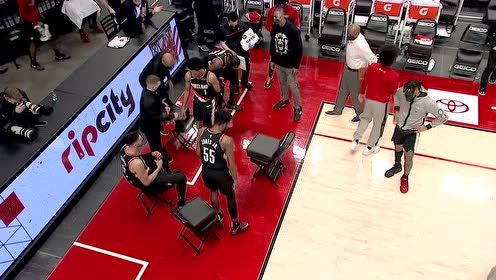 【NBA集錦】聽說你殺人看表？洛佩茲追身遮天血帽扇懵利指導(dǎo)