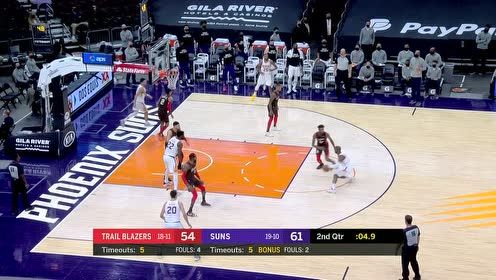 【NBA集錦】不愧是曼巴傳人！布克臨時(shí)接鍋漂移中投壓哨命中