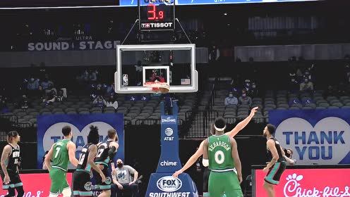 【NBA集錦】我上網(wǎng)聽你們說我不行？理查德森超遠(yuǎn)三分命中后搖頭晃腦