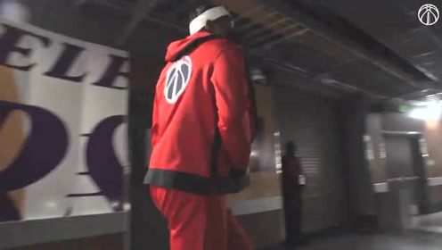 【NBA集锦】笑死我了!“谐星”比尔模仿詹姆斯GiGiGi