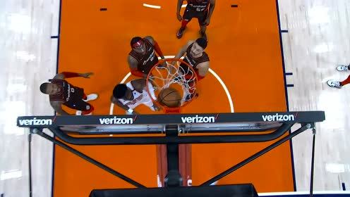 【NBA集錦】一頓操作猛如虎！布克拜佛突破空中對抗打成2+1
