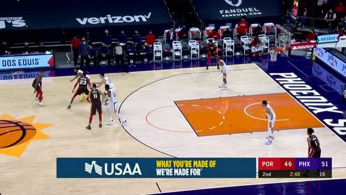 【NBA集錦】以一敵三完全不虛！利拉德人縫中突破輕松上籃