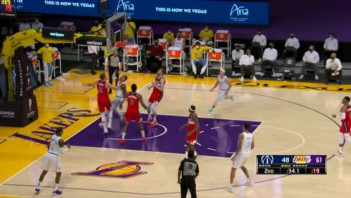 【NBA集锦】威斯布鲁克反击1打0空篮不中 詹姆斯反击上篮稳稳命中
