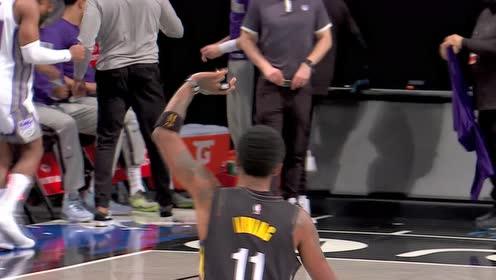 【NBA集锦】终于有球迷入场啦！欧文面带微笑向现场观众挥手致意