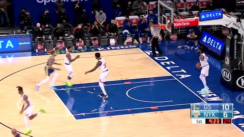 【NBA集錦】格林正面慘遭血帽 奮力搶前場板不放棄還是打進