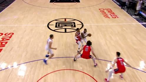 【NBA集錦】危樓百尺手摘星辰 祖巴茨暴力隔扣鎖定十佳球