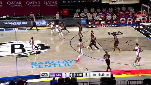 【NBA集锦】野兽出没请注意 霍姆斯无惧补防双手滑翔暴扣