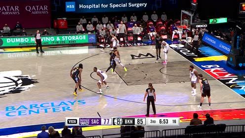 【NBA集锦】团队配合水银泻地 布朗助飞小乔丹空接背扣