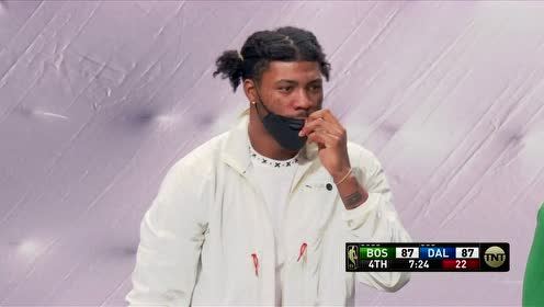 【NBA集錦】塔圖姆三分不中 羅威旱地拔蔥單臂補(bǔ)扣技驚四座