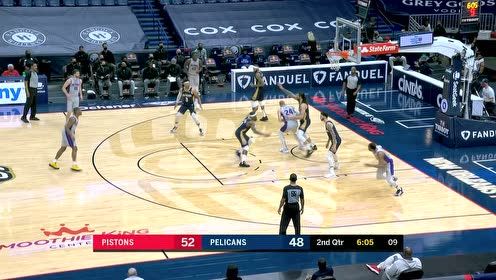 【NBA集錦】身高臂長無人擋 普拉姆利籃下雙臂暴扣