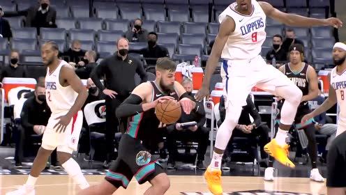 【NBA集錦】彈簧人就是愛吃晃！瓦蘭丘納斯晃飛伊巴卡輕松暴扣